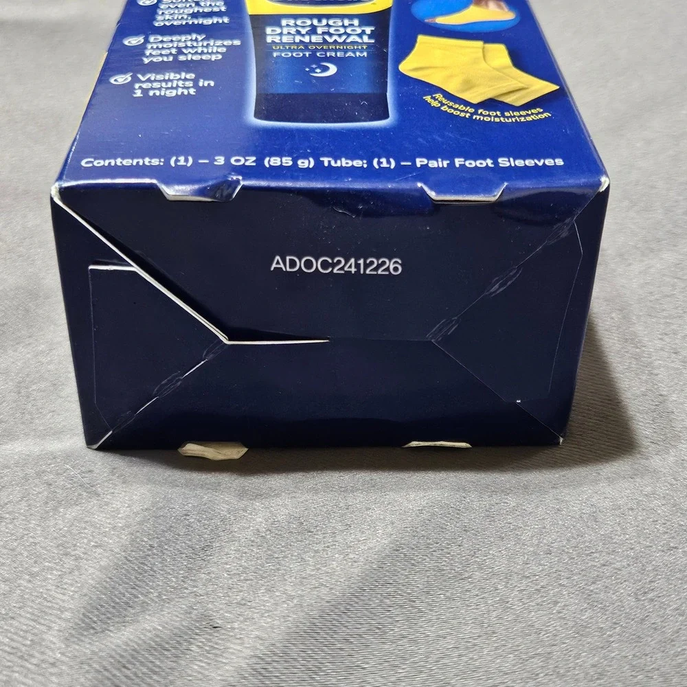 Dr. Scholls Rough Dry Foot Renewal Ultra Overnight Treatment Kit 3oz Cream Socks